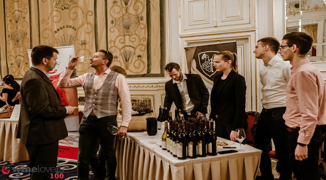 Winelovers 100 Nagykóstoló a Corinthia Hotel Budapest Báltermében. Gellér Anna fotója. Rendezvény Magazin 2019.