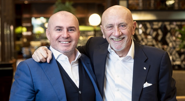 Fausto Arrighi és Herczeg Zoltán. Volkswagen-Dining Guide TOP100 Étteremkalauz 2020. RendezvényMagazin 2020.