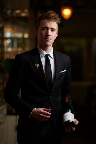 Varga Ákos sommelier, Arany Kaviár Étterem. Rendezvény Magazin 2020.